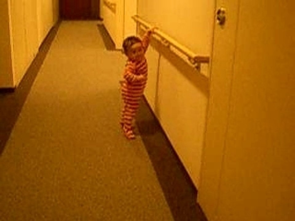 Marina fait de la marche - 2