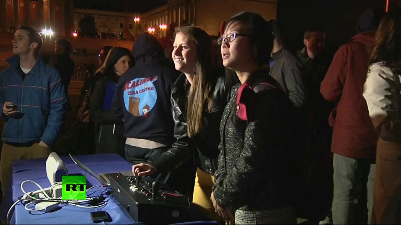 World's largest Tetris game played on Philadelphia skyscraper