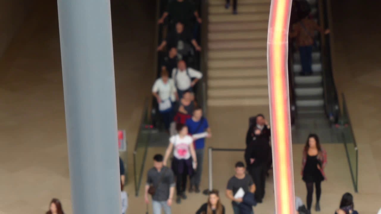 Sous le plus grand chapiteau du monde