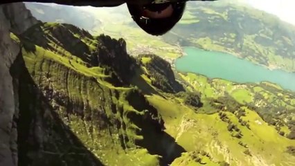 Insane Wingsuit on the montain !
