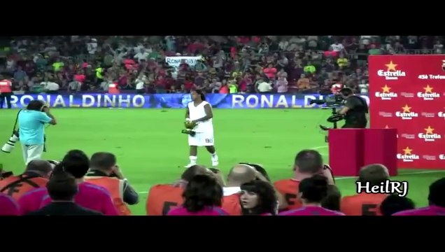Les plus belles actions de Ronaldinho... Ce joueur de foot surdoué!