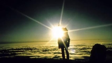 gezerken yağmurda rüzgarda karda - Nezih Uzel