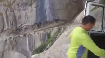 Yükseklik korkusu olan izlemesin himalaya