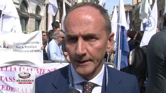 Albergatori in piazza contro aumento della tassa di soggiorno tsunami per il turismo