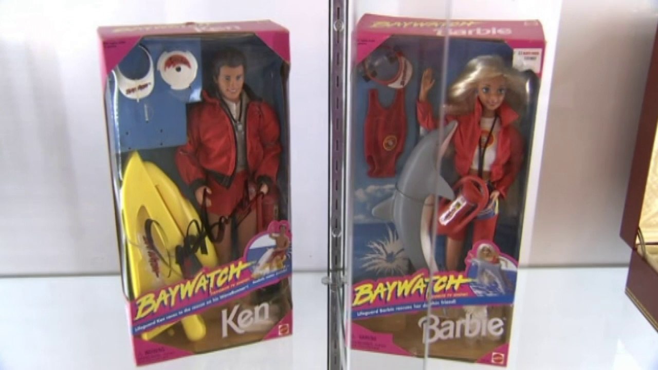 "The Hoff" puts Baywatch and Knight Rider items up for sale