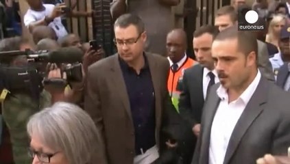 Oscar Pistorius di nuovo in aula: "volevo solo proteggere Reeva»