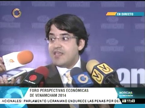 Economista Oliveros dice que el Ejecutivo hace ajuste cambiario a cuentagotas