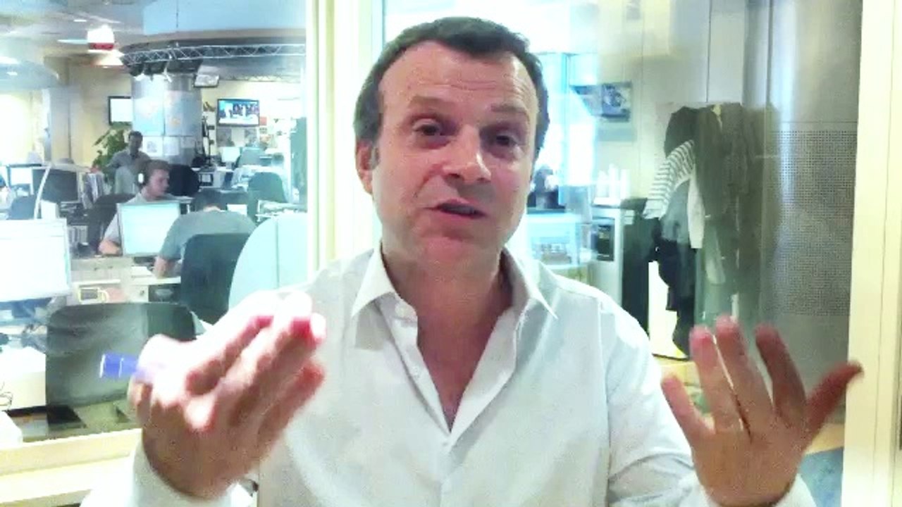 Axel de Tarlé note le discours de Manuel valls