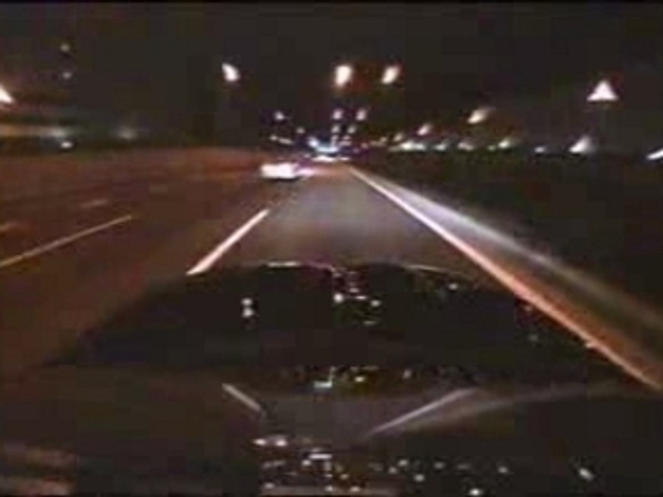 Nissan - Skyline illegal street race