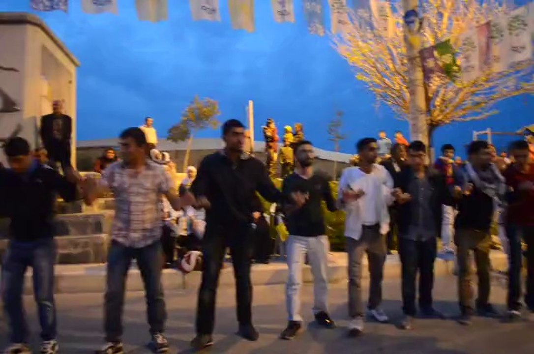 HDK GAZİEMİR  GENÇLİK İN 06.04.2014 GAZİEMİR BİN BAŞI RESTA BEY MAH. DE DÜZENLEMİŞ OLDUĞU SAYIN ABDULLAH ÖCALAN DOĞUM GÜNÜ ETKİNLİĞİ-