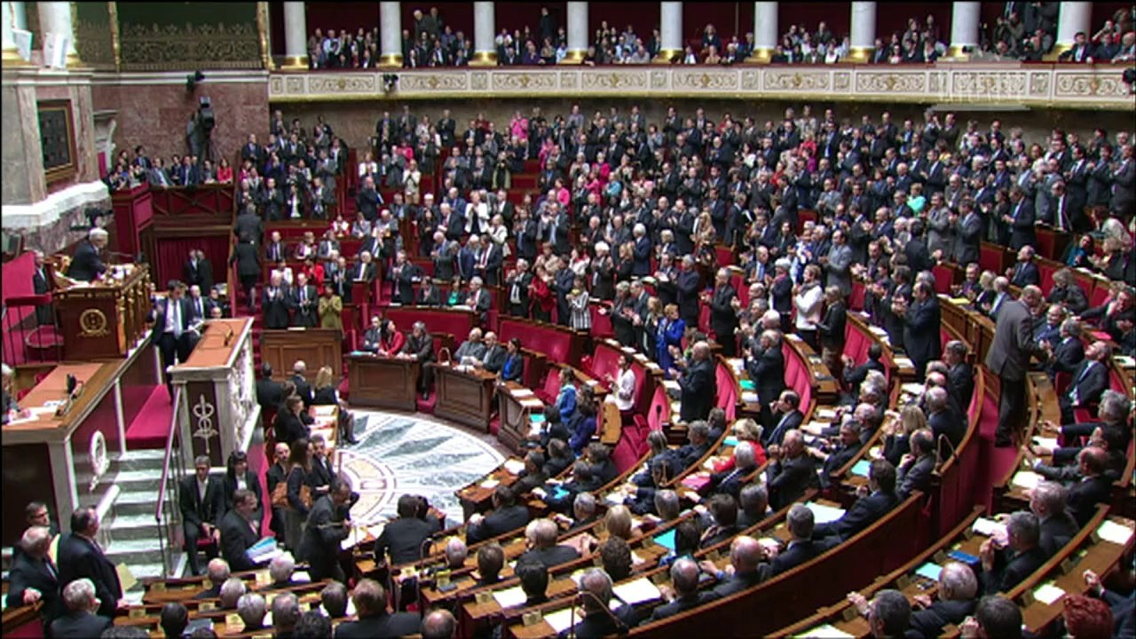 France's new PM delivers first key speech to parliament