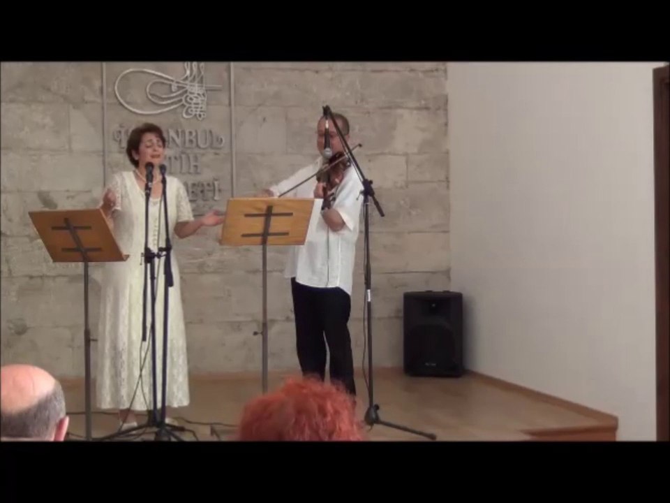 Gözü ceylân gözüdür bakışı mestanedir...  Elif Ömürlü Uyar