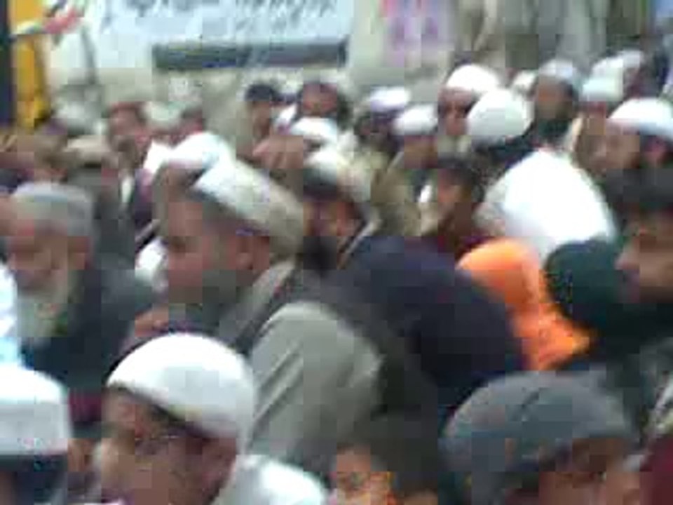 Abbu Baker in jamia farooqia koral.