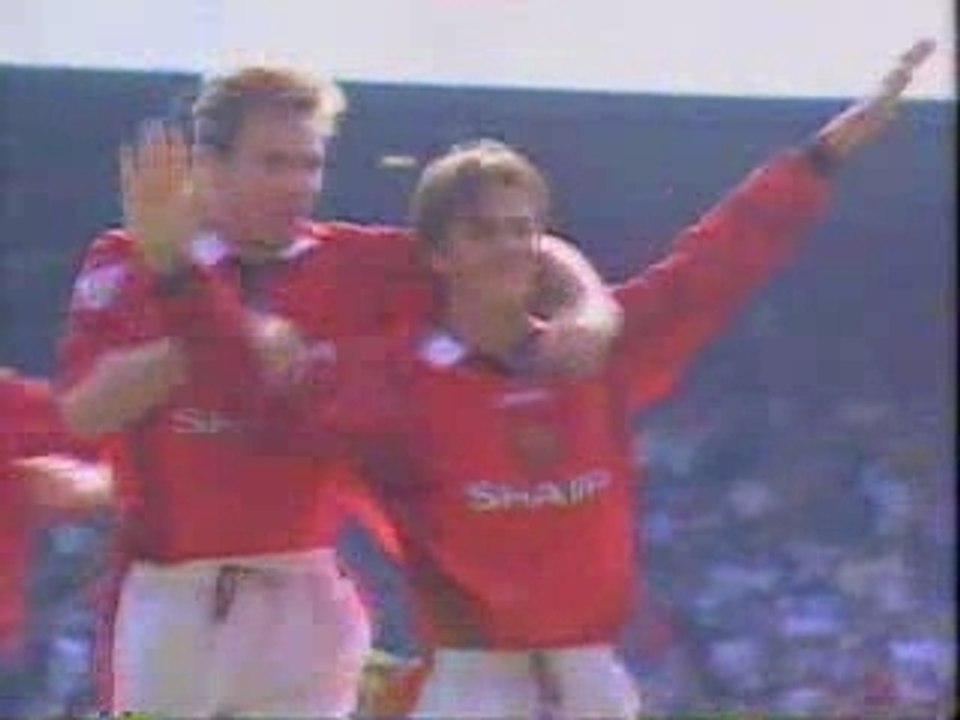 David Beckham - Goal from half