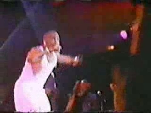 2pac - hit em up (live performance)