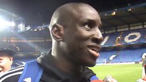 Demba Ba revient en zone mixte après la qualification de Chelsea face au PSG (2-0)