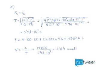 Problema Energía potencial, astronauta estación espacial