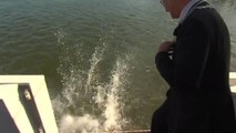 Dutch Reporter Falls Off Boat... Hilarious Blooper!