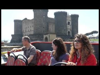 Napoli - Il CitySightSeeing festeggia i 10 anni con un "Happy" -1- (08.04.14)