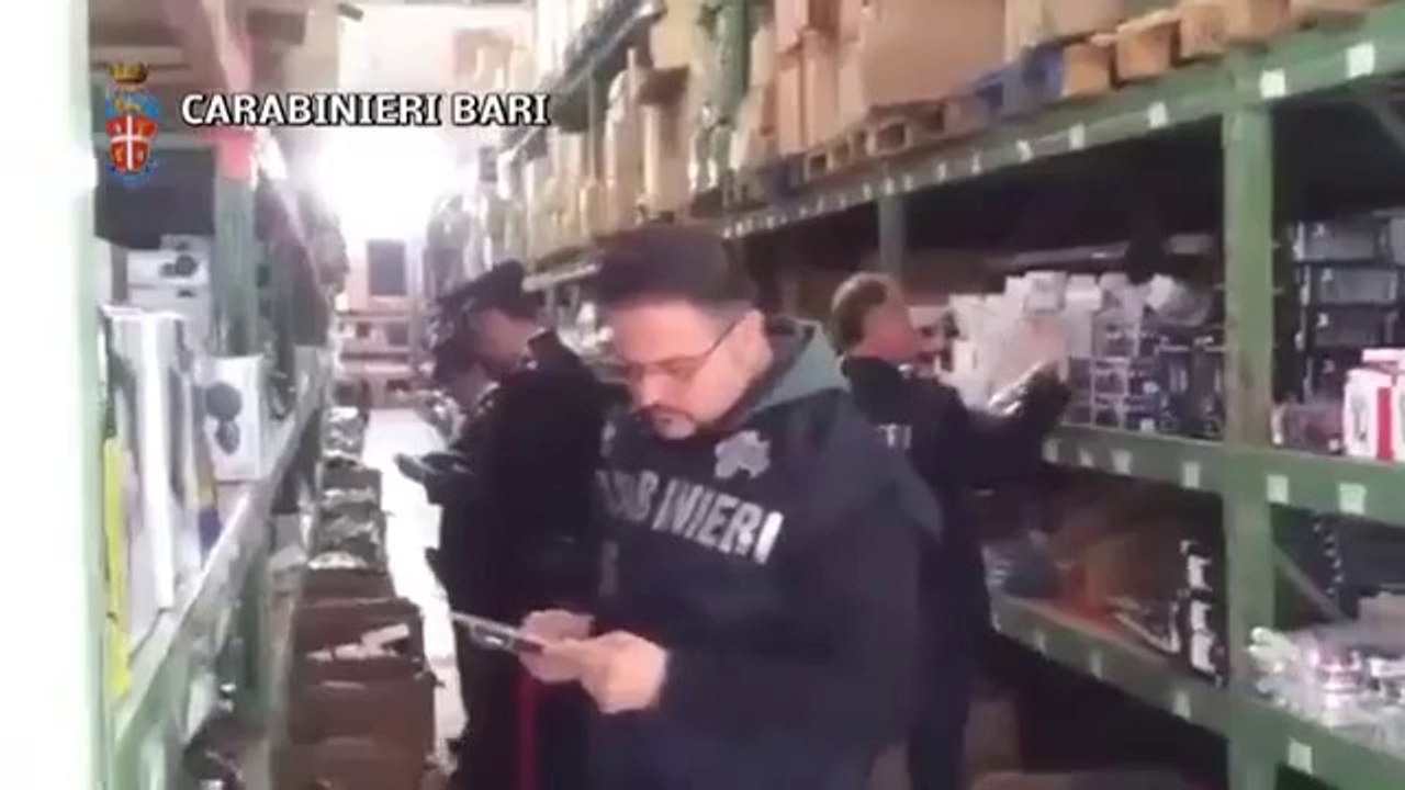 Modugno (BA) - Blitz dei Carabinieri. Maxi-sequestro di oggetti pericolosi cinesi (08.04.14)