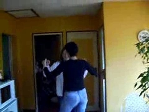 titia é nifer ki danse lou bega