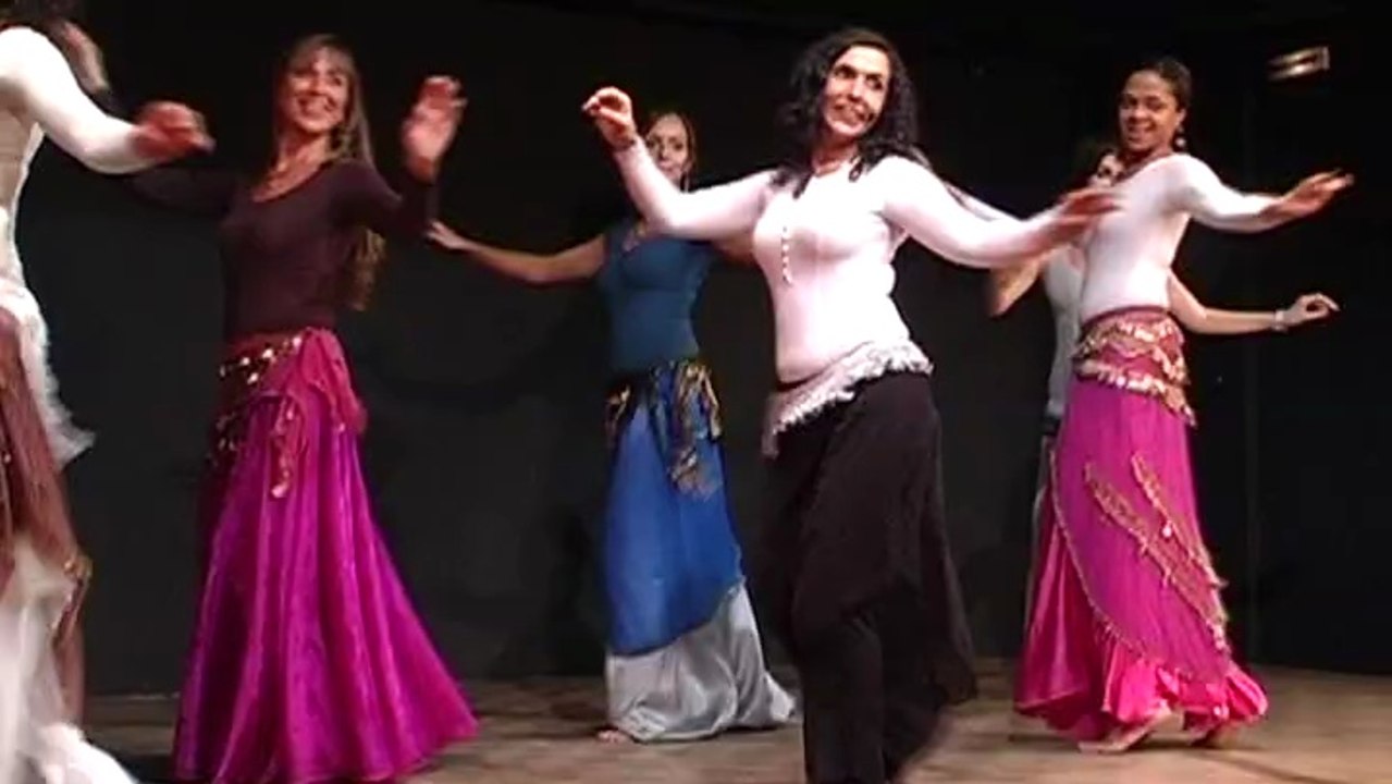 Danse Orientale : le style Baladi - Techniques et démonstrations ...