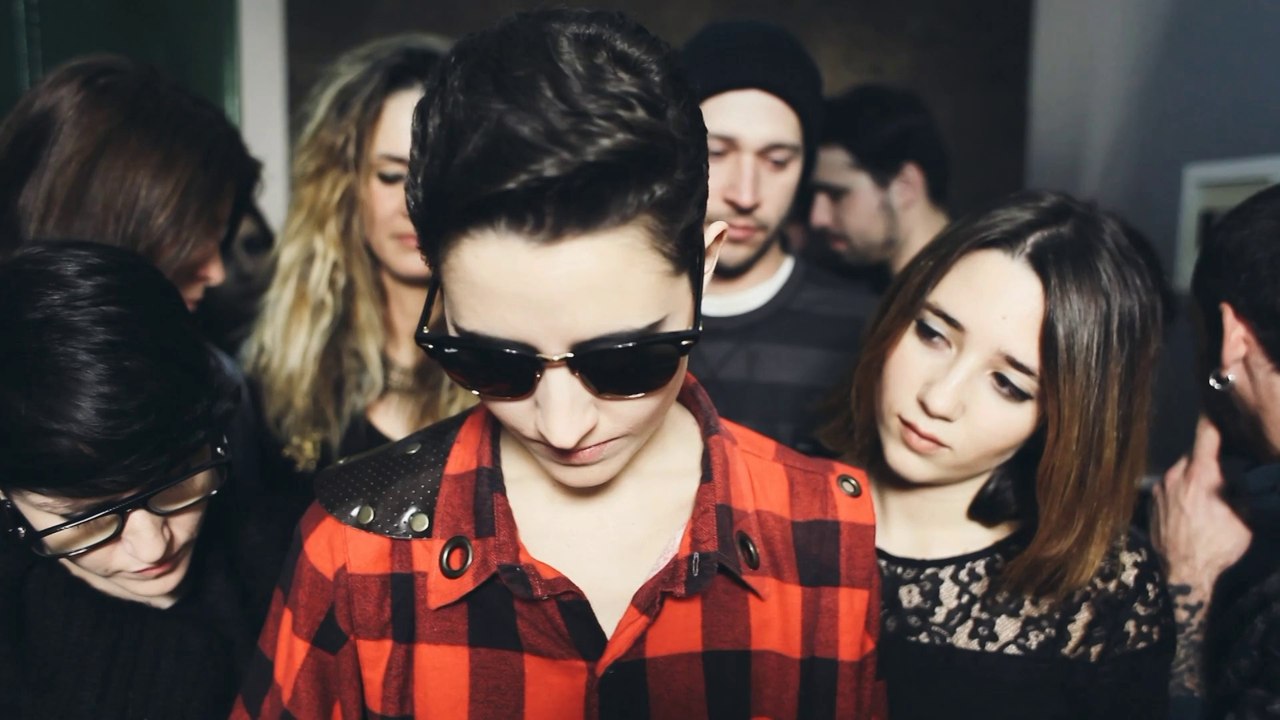 Here Comes the Rain (Vipership)