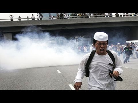 Thailand police use tear gas on protesters: tear gas explained