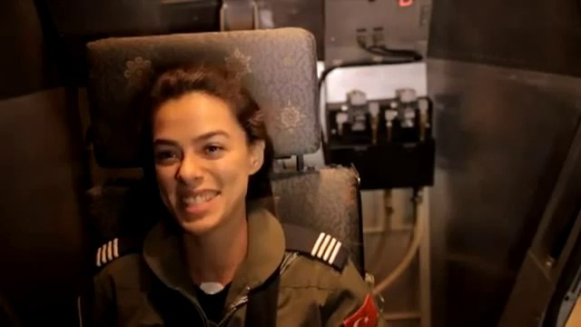 Özge Özpirinçci Anadolu Kartalları Filmi G Testi