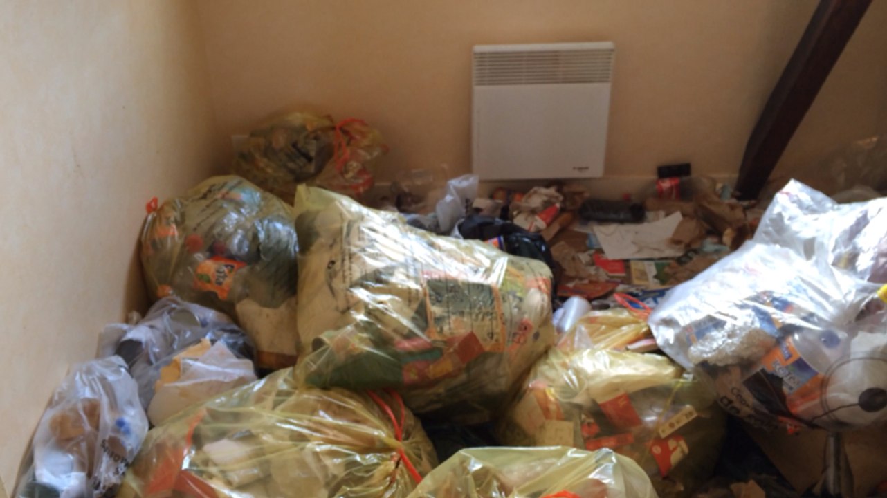 Des ordures plein l'appartement