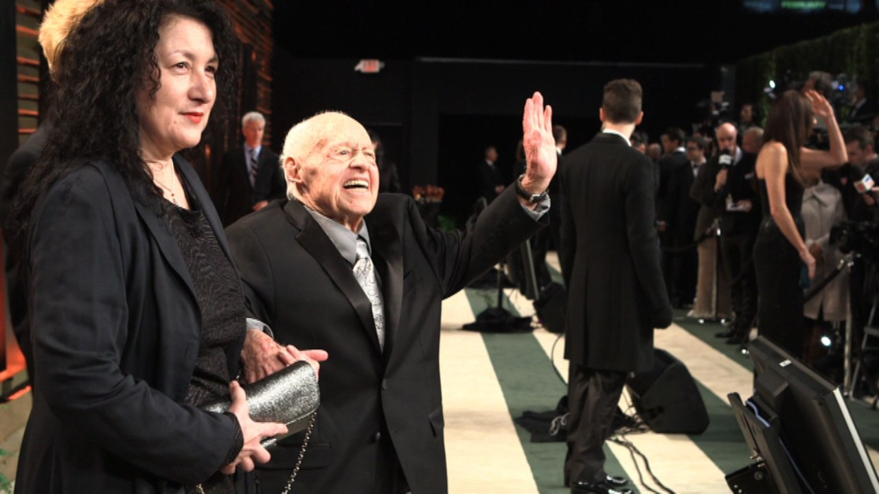 Stars Take To Twitter Over Mickey Rooney Death