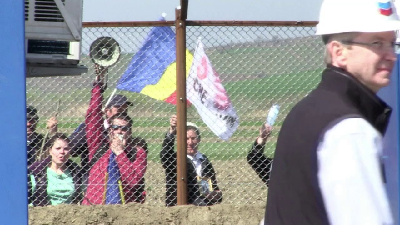 Romenos protestam contra Chevron