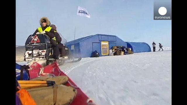 Russian paratroopers launch training exercise close to the North Pole