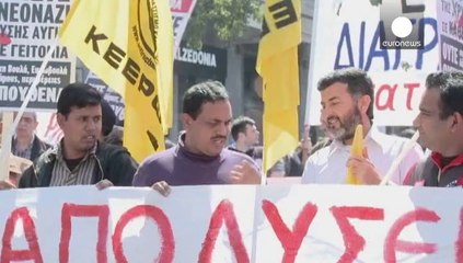 Les Grecs en grève, malgré le retour sur les marchés