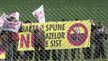 Romanians protest against Chevron fracking plans