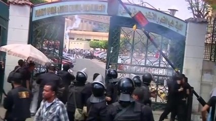 Police, students clash outside Cairo University's medical college