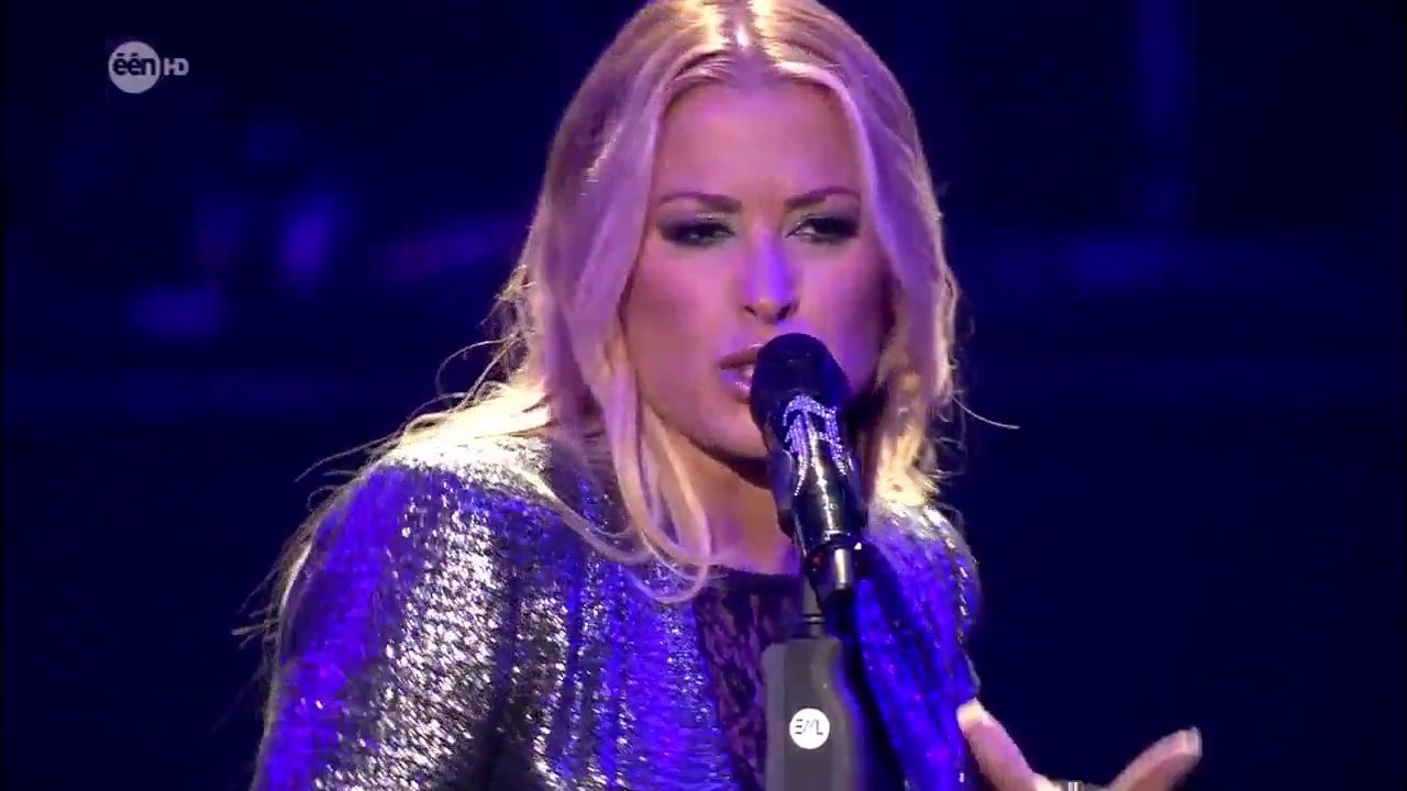 Anastacia - Left Outside Alone (Live 2012)