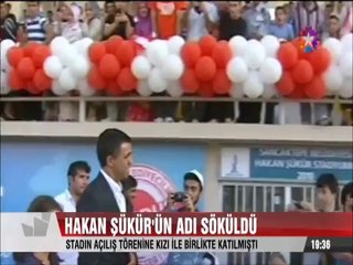 Hakan Şükür'ün ismini staddan sildiler