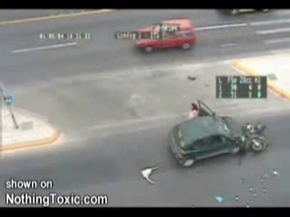 Mobylette contre voiture