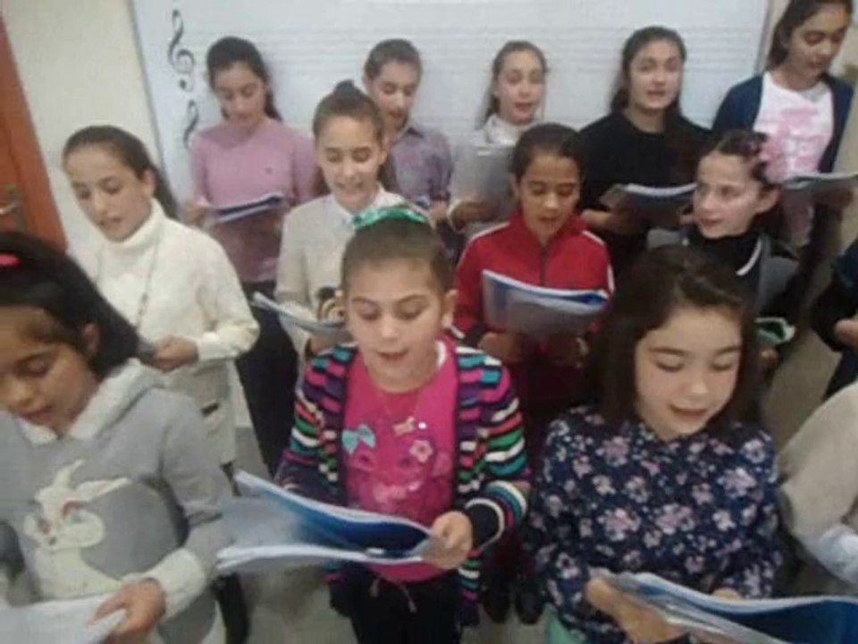 İNCİR TEPE ÇOCUK KOROSU--DERE GELİYOR DERE