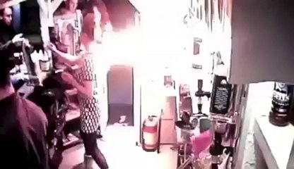 Cigarette électronique qui explose à la tête... Dingue!