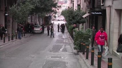 Une bombe explose en plein coeur d'Athènes