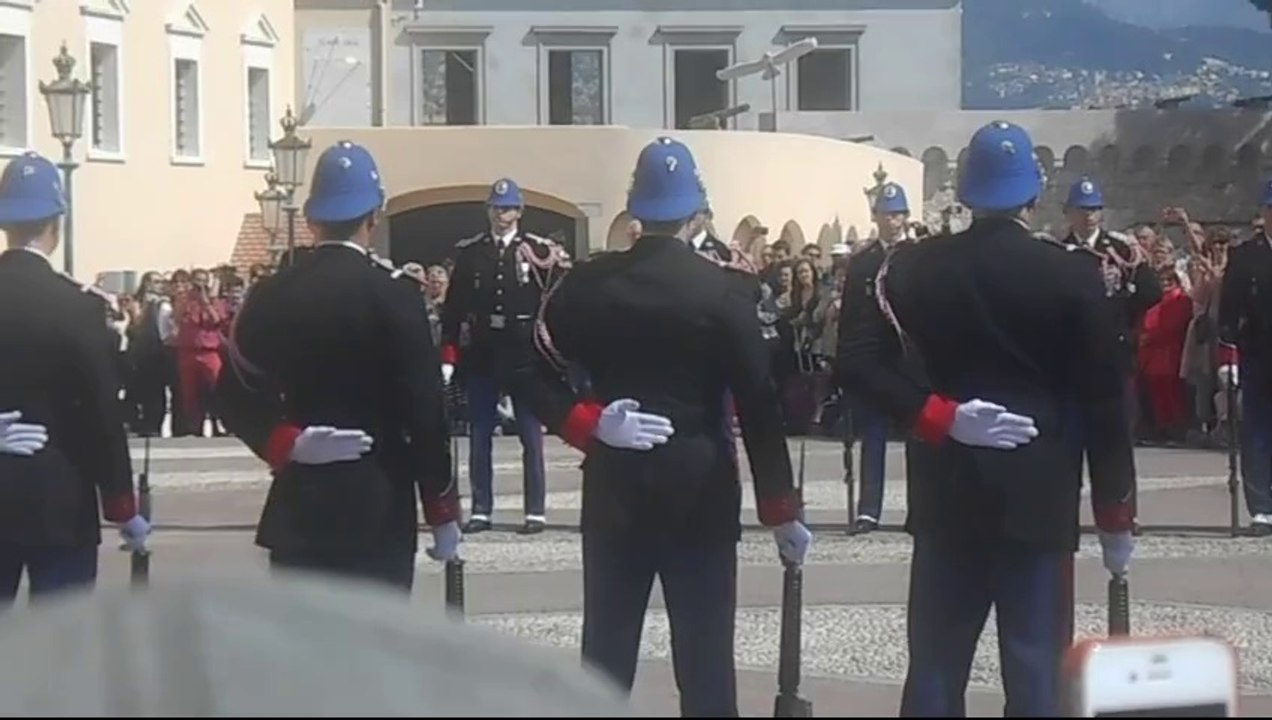 2014.04 - Relève de la Garde à Monaco