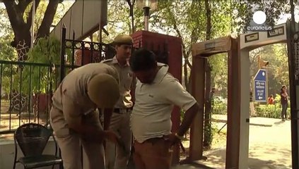 Législatives en Inde, Raul Gandhi vote