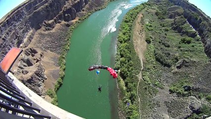 102 year old Dorothy Custer Tandem Base jumping with Sean Chuma
