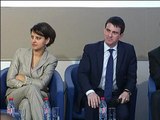 Manuel Valls à Gennevilliers: entouré d'une 