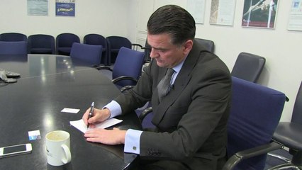 Greece bounces back to bond market with 3bn debt sale