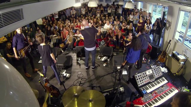 Gaetan Roussel - Help Myself (Live)