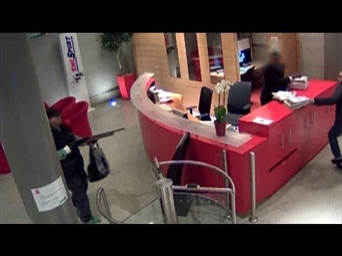 Manhunt for gunman after shooting rampage in Paris