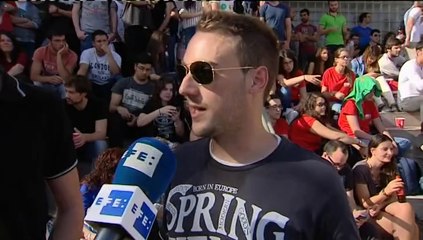 Premian un puente hecho con palillos